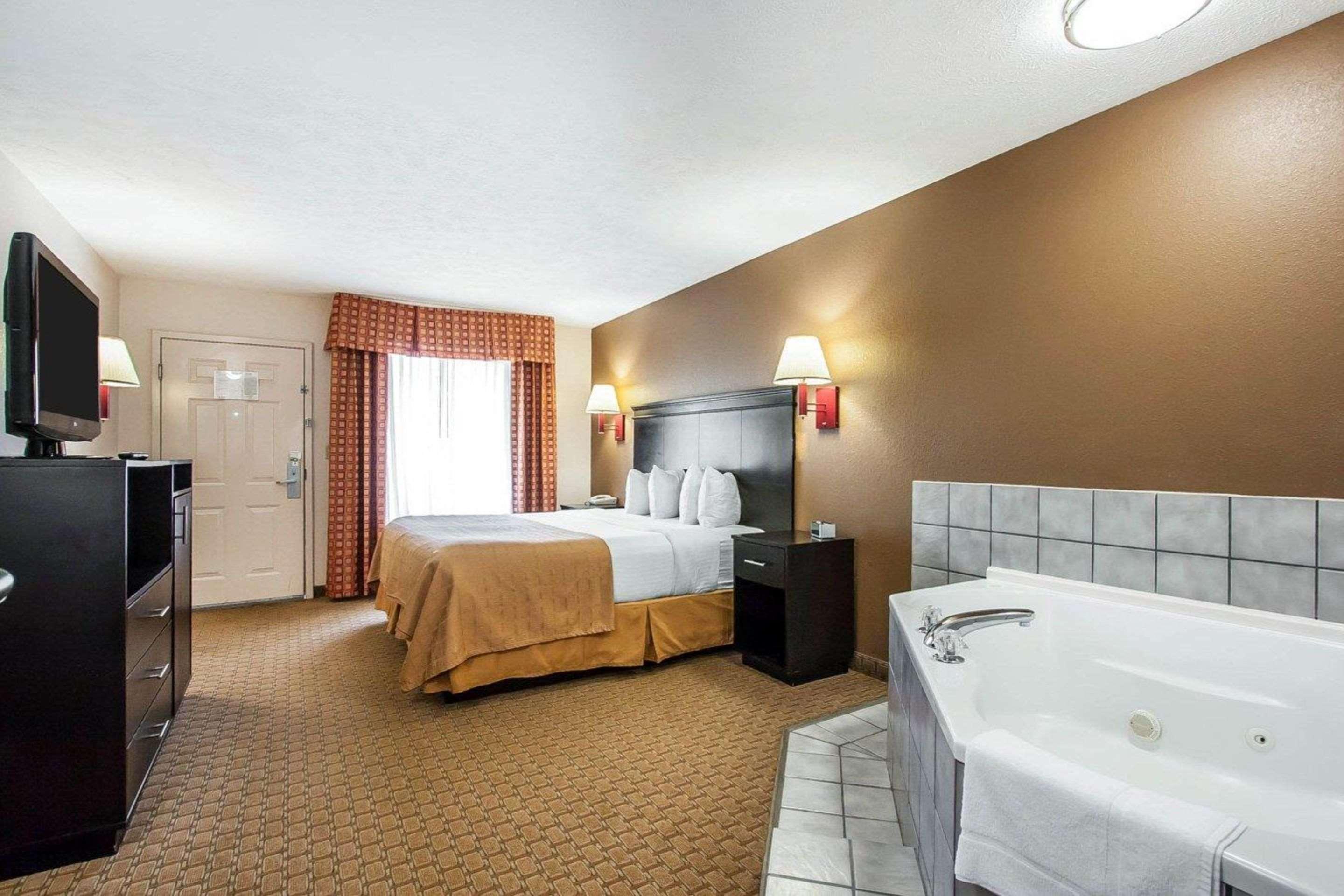 Quality Inn Savannah South Exteriér fotografie